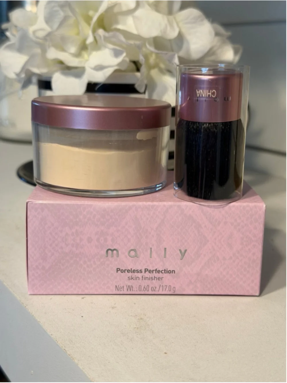 Mally Poreless Perfection Skin Finisher Loose Setting Powder with Brush NIB